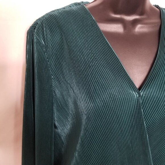 Astr the label green pleated bodysuit - Picture 9 of 14